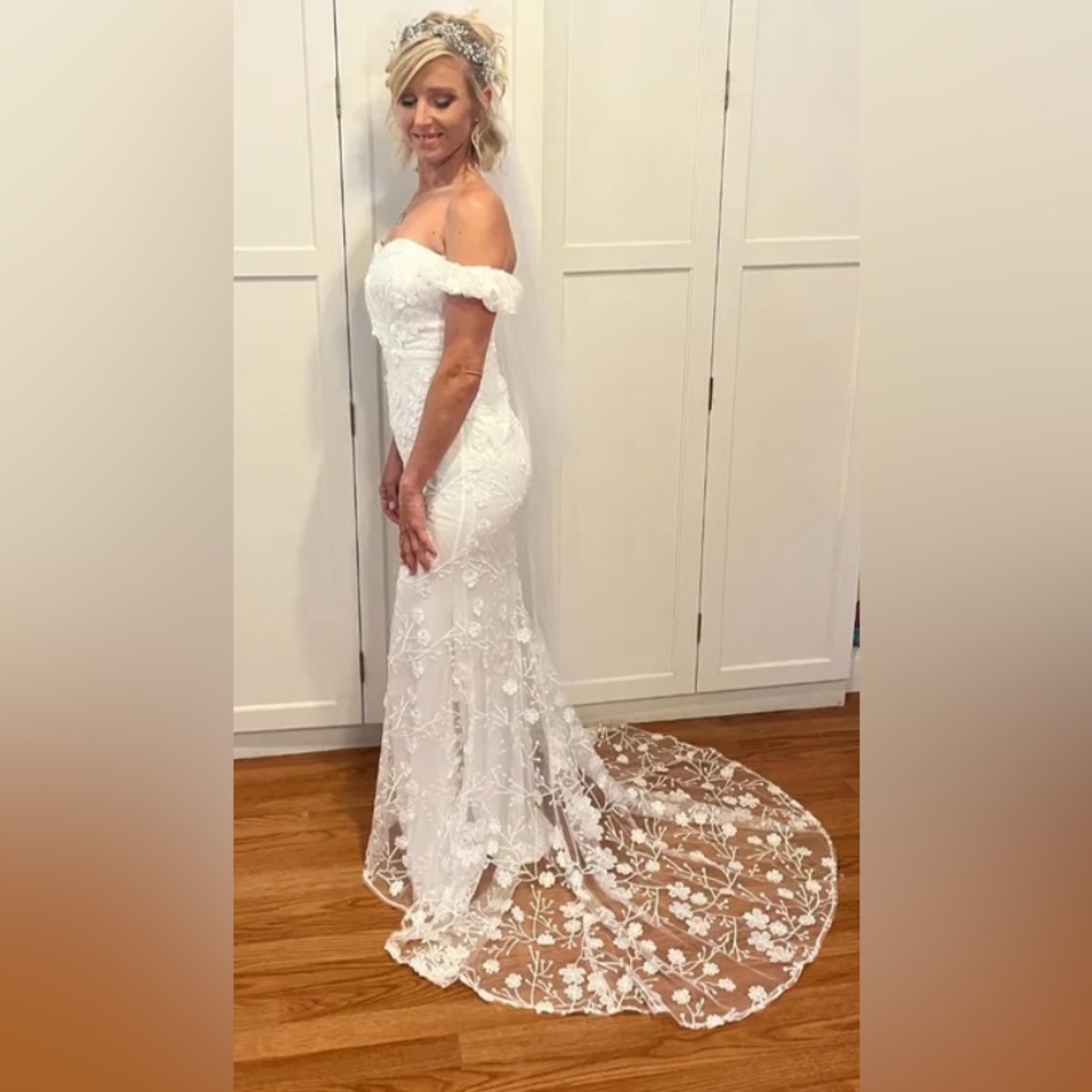 🆕NWOT Lulus Magical Beginnings White 3D Floral Embroidered Bridal Wedding Dress - Picture 7 of 9